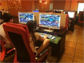 偶遇情侶網吧刷圖秀恩愛 叫單身狗情何以堪