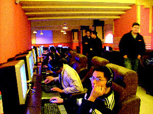 &ldquo;緊箍咒&rdquo;顯威網吧拒未成年人進入(圖)