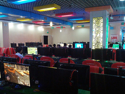 確立領先華碩全系列產品打造新疆阿克蘇大型豪華網吧_廠商動態-中關村在線