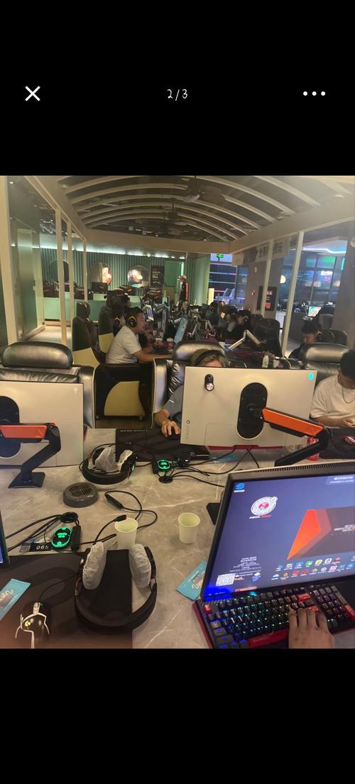 一般的網吧環境又羞煙味又重你肯定十分抗拒