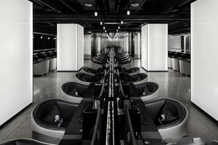 周杰倫花費(fèi)2000萬(wàn)的網(wǎng)吧開業(yè)了,一小時(shí)要三百塊