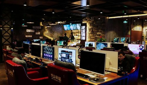 網(wǎng)吧收銀員工資才2000多，為何那么多漂亮妹子愿意做？原因很現(xiàn)實(shí)